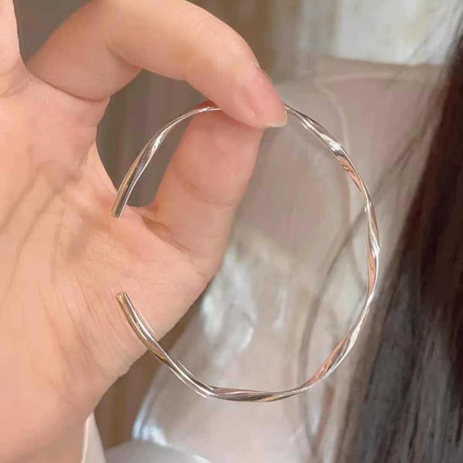 สร้อยข้อมือ เงิน เกรด S925 ลาย:เกรียว